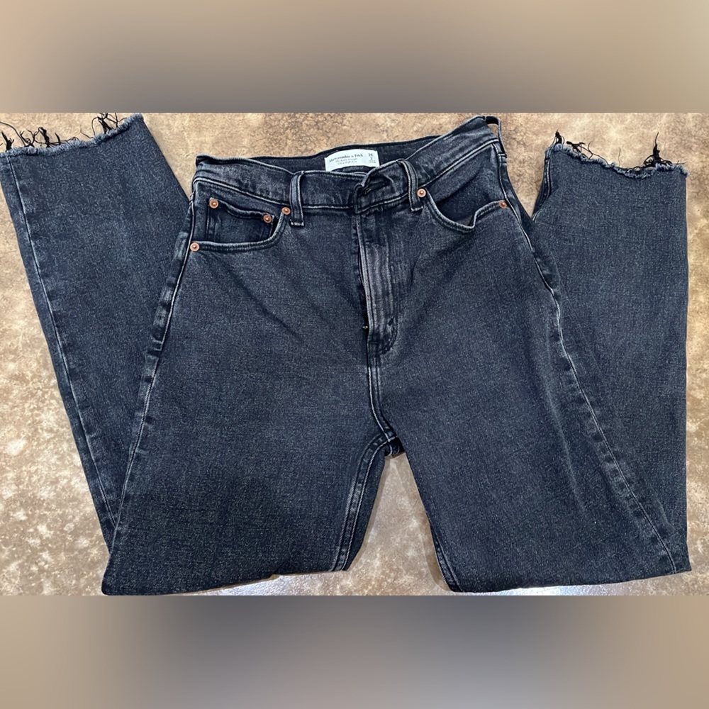 Abercrombie & Fitch gray/black raw hem